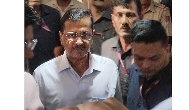 சிபிஐ கைது செய்ததை எதிர்த்து கேஜரிவால் மனு தாக்கல்!