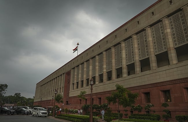 ஆளுநர் விவகாரத்தை நாடாளுமன்றத்தில் எழுப்புவோம்: திமுக, காங்கிரஸ் உறுதி