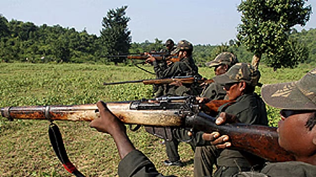 சத்தீஸ்கரில் 29 நக்சல்கள் சரண்!