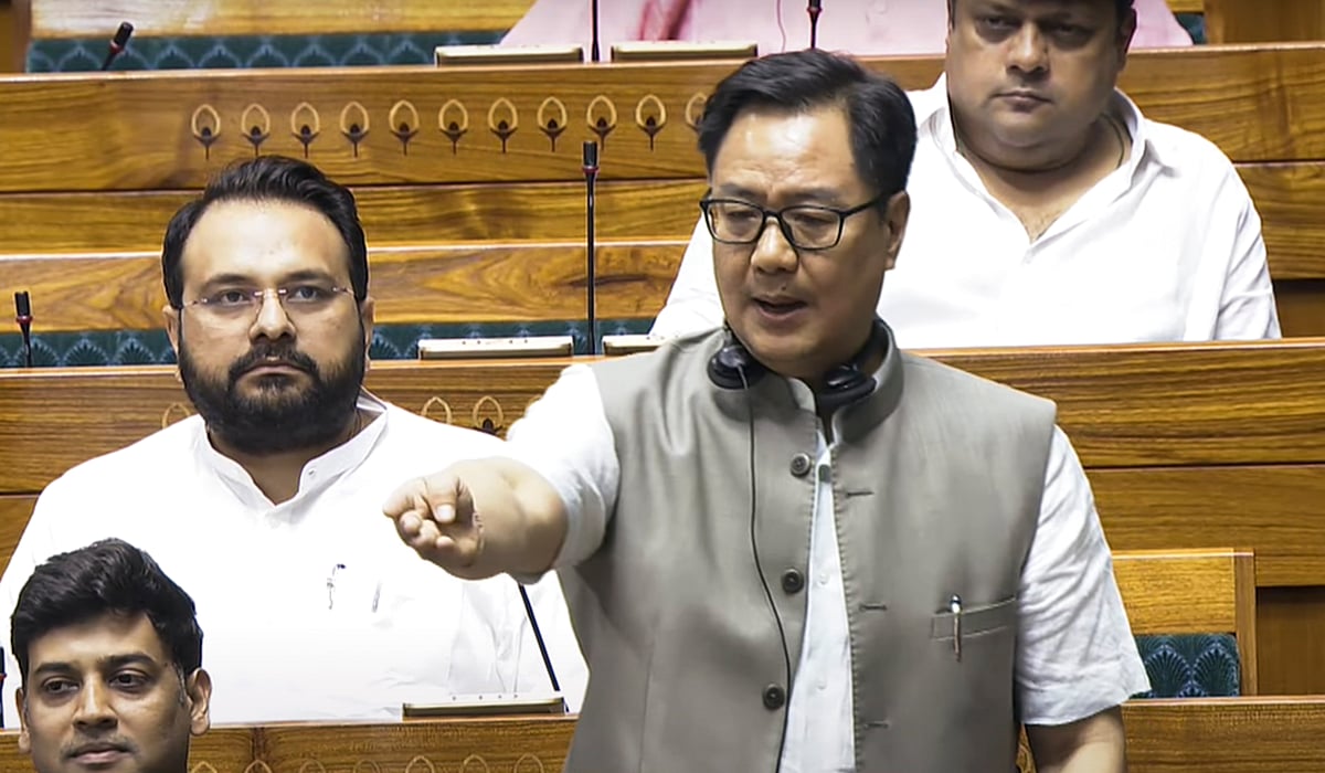 பட்ஜெட்டை வைத்து அரசியல் செய்ய வேண்டாம்: மத்திய அமைச்சா் கிரண் ரிஜிஜு