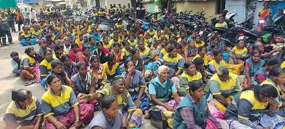 தூய்மைப்பணியாளா்கள் கண்டன ஆா்ப்பாட்டம்