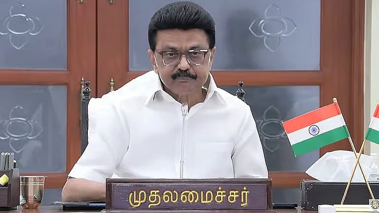 பரபரப்பான சூழலில் கூடுகிறது தமிழக அமைச்சரவை!