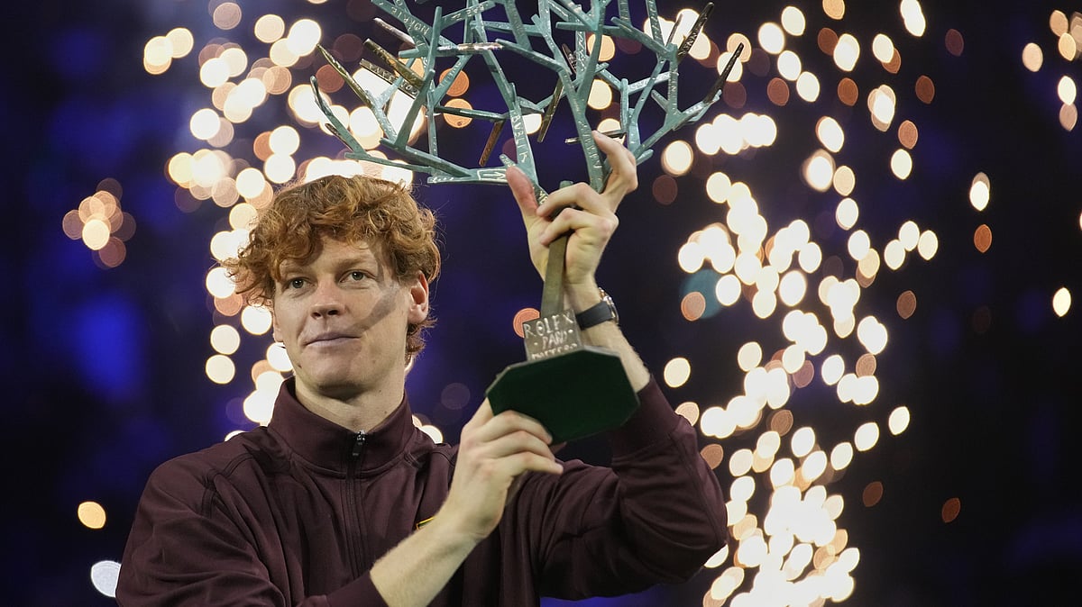 சின்னா் வாகை சூடினாா்!