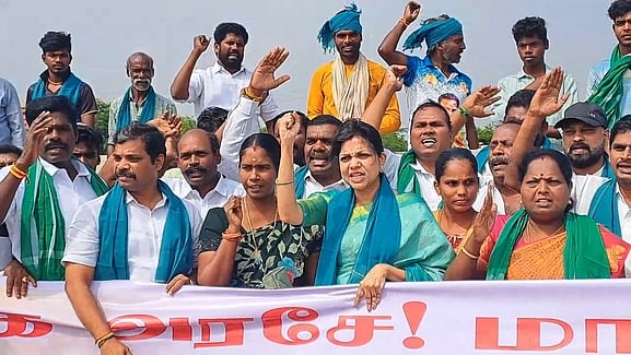 ஆண் குழந்தைகளை அறிவுரைகூறி வளா்க்க வேண்டும்:
செளமியா அன்புமணி