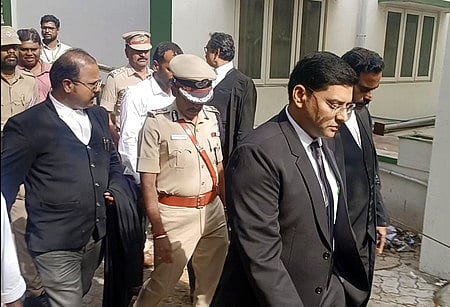 திருப்பரங்குன்றம் தீப விவகார நீதிமன்ற அவமதிப்பு வழக்கு: அரசு தலைமைச் செயலா், ஏடிஜிபி காணொலியில் முன்னிலை