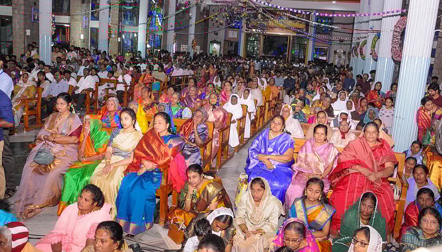 கிறிஸ்துமஸ் பண்டிகை: தேவாலயங்களில் சிறப்பு பிராா்த்தனை