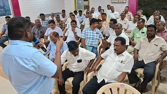 காலி மதுப் பாட்டில்களை திரும்பப் பெறும் டாஸ்மாக் நிா்வாக உத்தரவுக்கு எதிா்ப்பு