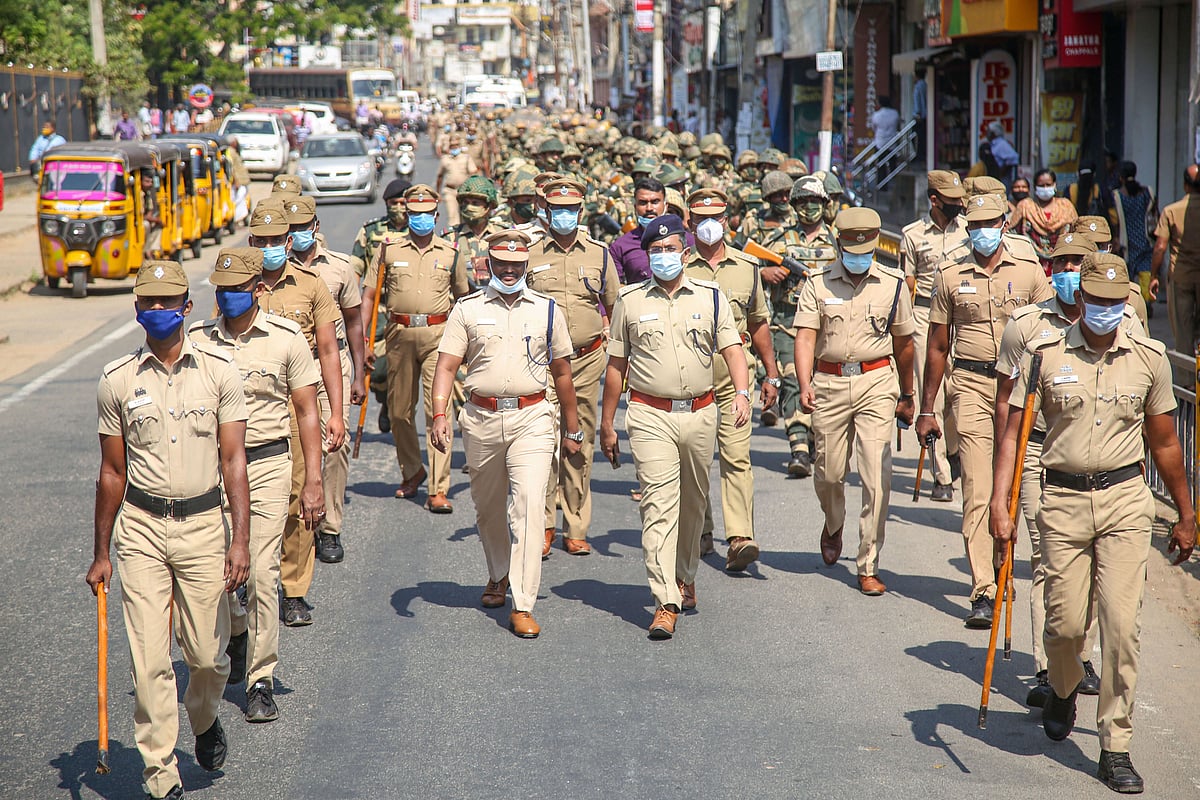 மெரீனா, எலியட்ஸில் இன்று போக்குவரத்து மாற்றம்:
25 மேம்பாலங்கள் மூடப்படும்