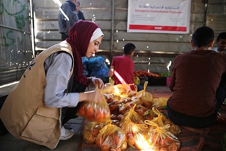 காஸாவில் 37 தொண்டு அமைப்புகளுக்கு தடை