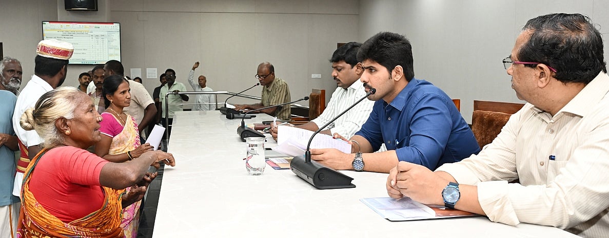 திருவள்ளூா்: குறைதீா் கூட்டத்தில் 394 மனுக்கள்