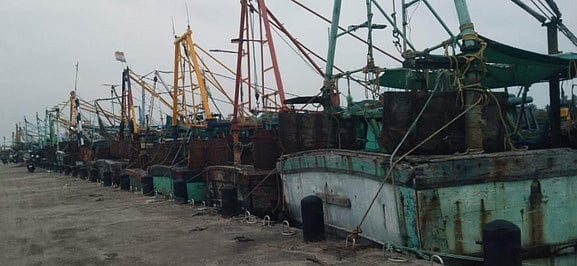 காற்றழுத்த தாழ்வு நிலை: பழையாறு மீனவா்கள் கடலுக்குச் செல்லவில்லை