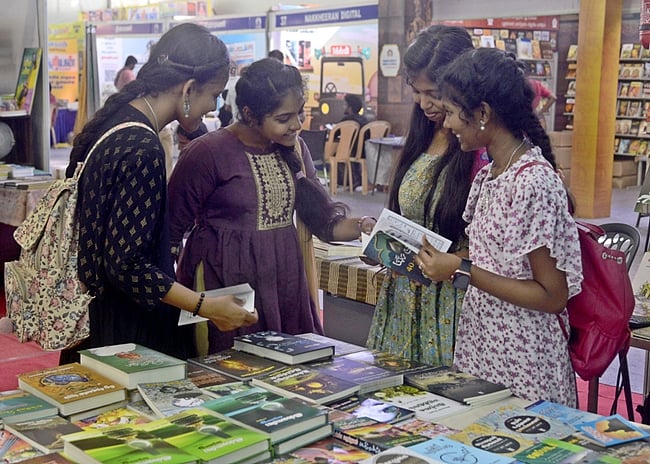 தொட்டனைத் தூறும் மணற்கேணி...