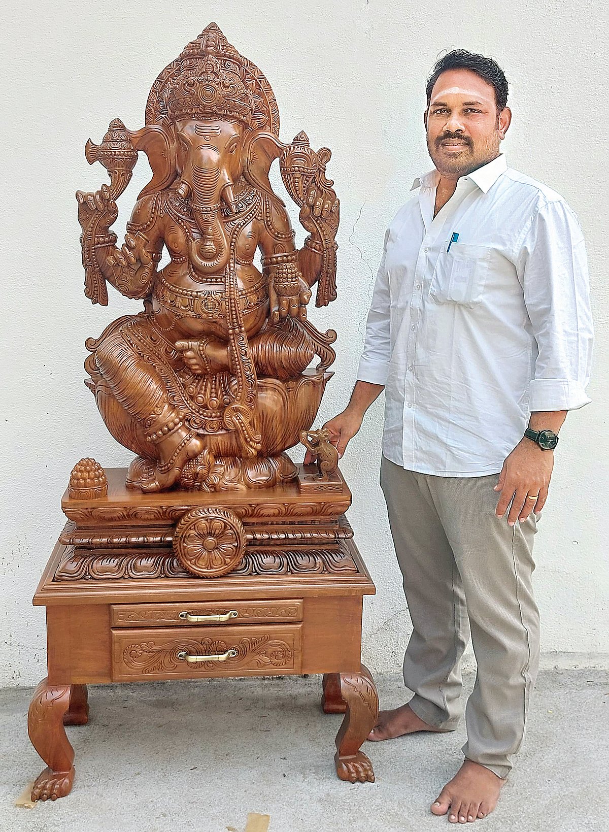 அசர வைக்கும் மரச் சிற்பங்கள்!