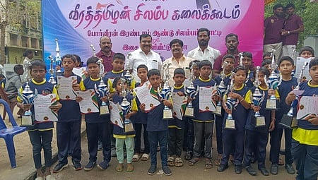 நூறு சதவீத வாக்குப்பதிவை வலியுறுத்தி சிலம்ப போட்டி