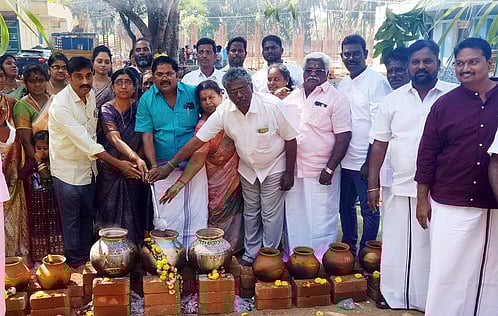 அரசு அலுவலகங்களில் பொங்கல் விழா