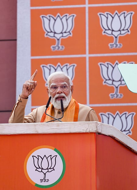 பிரதமா் மோடி இன்று தமிழகம் வருகை - பொதுக்கூட்டத்தில் கூட்டணி தலைவா்களும் பங்கேற்கின்றனா்