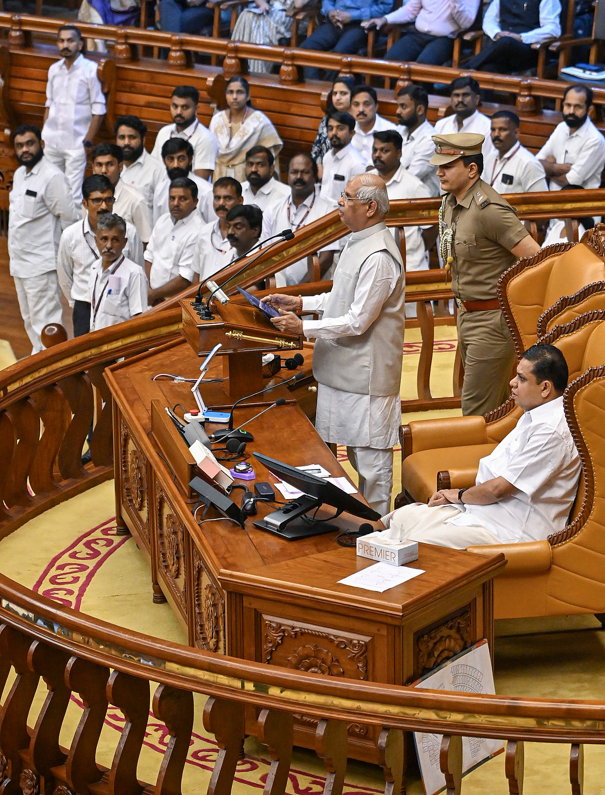 கேரள பேரவையிலும் விவாதப்பொருளான ஆளுநர் உரை! - என்ன நடந்தது?