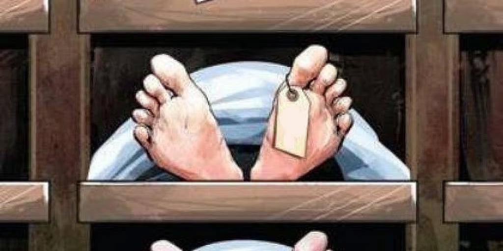 பைக் மீது காா் மோதியதில் தந்தை, மகள் உயிரிழப்பு