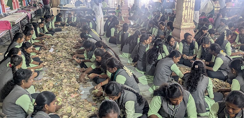 பழனி மலைக் கோயில் உண்டியல்
காணிக்கை: முதல் நாள் வரவு ரூ.3.35 கோடி