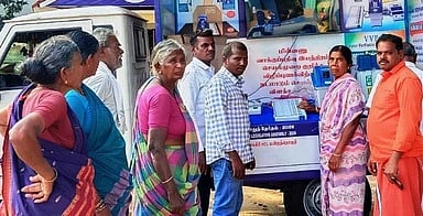 மின்னணு வாக்குப்பதிவு இயந்திரத்தில் வாக்காளிப்பது குறித்து செயல் விளக்கம்