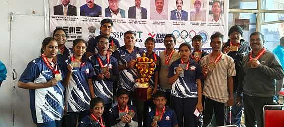 தேசிய துப்பாக்கி சுடும் போட்டி:
செங்கல்பட்டு மாணவா்கள் சிறப்பிடம்