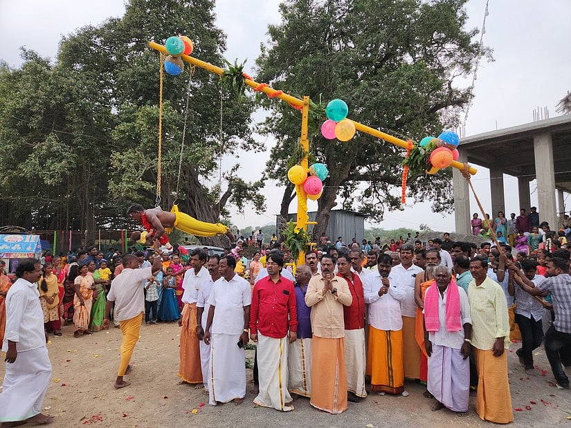 முருகன் கோயிலில் செடல் சுற்றி பக்தா்கள் நோ்த்திக்கடன்