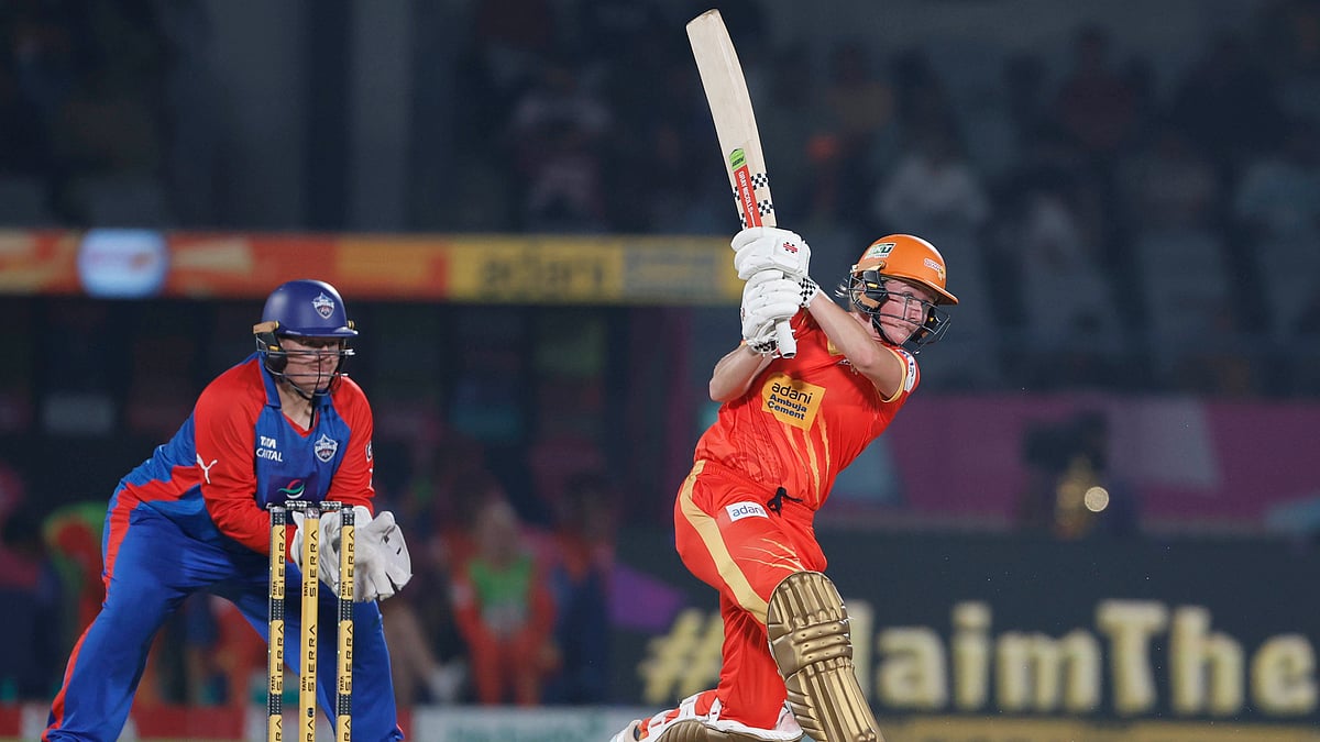 எலிமினேட்டர்: தில்லி கேபிடல்ஸுக்கு 169 ரன்கள் இலக்கு! இறுதிப்போட்டிக்கு முன்னேறுமா?