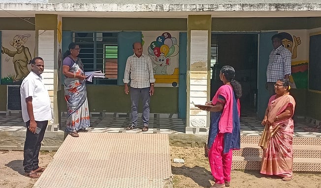 போளூா் ஒன்றியத்தில் வாக்குச்சாவடி மையம் ஆய்வு