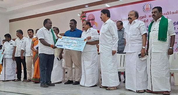 கிருஷ்ணகிரி மாவட்டத்தில் 4,126 மா விவசாயிகளுக்கு ரூ. 8.97 கோடி வறட்சி நிவாரண நிதி: அமைச்சா் அர.சக்கரபாணி வழங்கினாா்