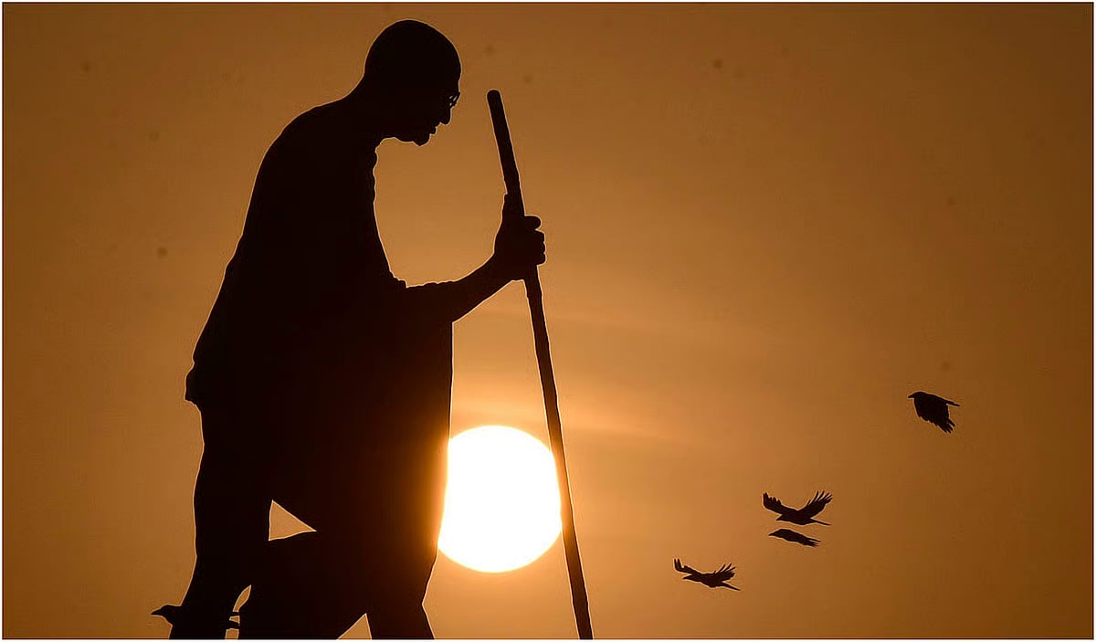 ஆஸ்திரேலியாவில் மகாத்மா காந்தியின் சிலை திருட்டு! இந்தியா கண்டனம்!