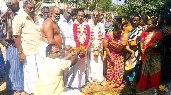 மாளிகைப்பட்டு கிராமத்தில் ரூ.8 லட்சத்தில் கலையரங்கம்