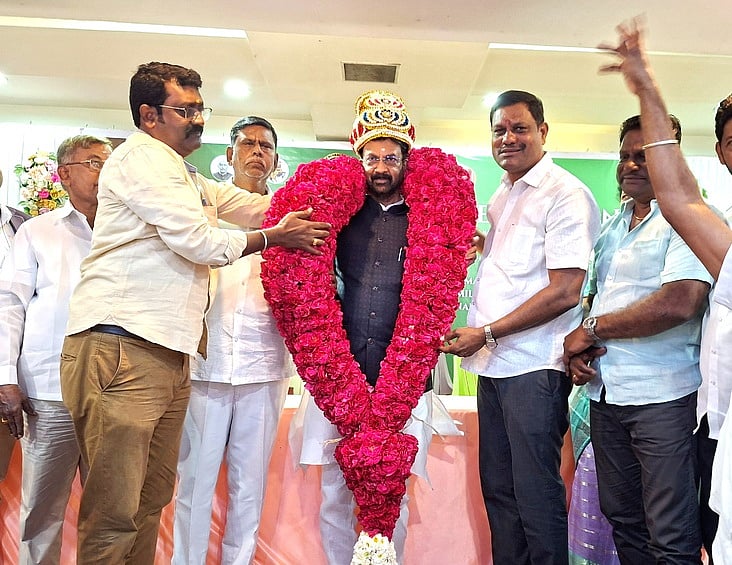 சுங்குவாா்சத்திரத்தில் உலக கம்மா மாநாடு