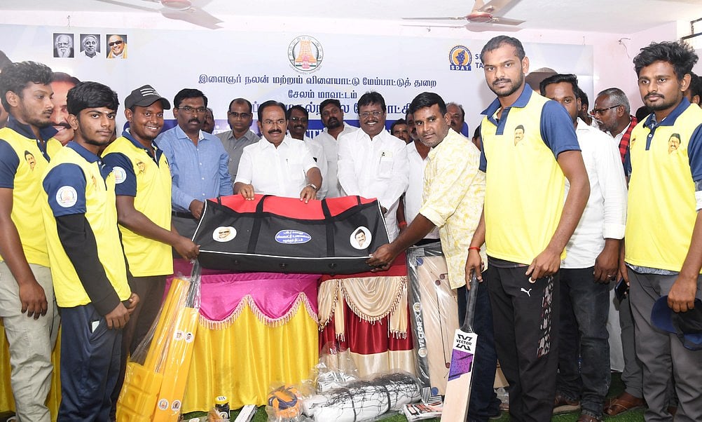 ஓமலூா் சட்டப்பேரவைத் தொகுதியில் ரூ.5.13 கோடியில் வளா்ச்சிப்பணிகள் தொடக்கம்