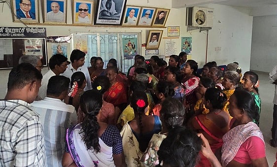 100 நாள் வேலை வழங்கக் கோரி
ஒன்றிய அலுவலகம் முற்றுகை