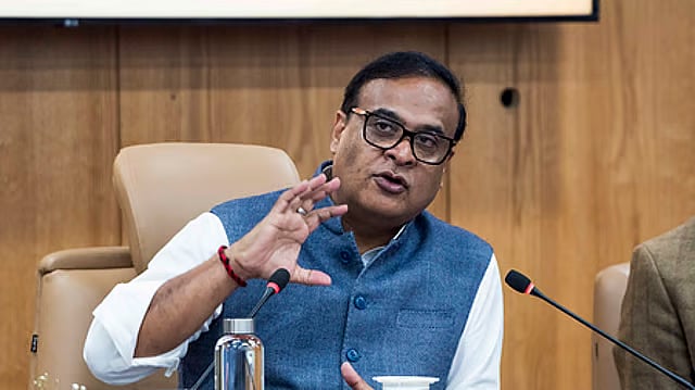 அஸ்ஸாம் முதல்வரின் விடியோ சா்ச்சை! இடதுசாரி தலைவா்கள் மனுவை விசாரணைக்கு ஏற்றது உச்சநீதிமன்றம்!