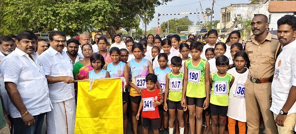 ஆறுமுகனேரியில் போதை ஒழிப்பு
மினி மாராத்தான் போட்டி