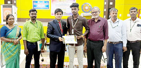 நாட்டு நலப்பணித்திட்ட முகாம் நிறைவு