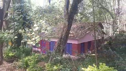 அரசு சுற்றுலா விடுதிகளை
பராமரிக்க வலியுறுத்தல்