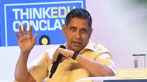 மகளிா் உரிமைத் தொகை மட்டுமே
தோ்தலில் வெற்றி பெற உதவாது:
பிரவீண் சக்ரவா்த்தி!