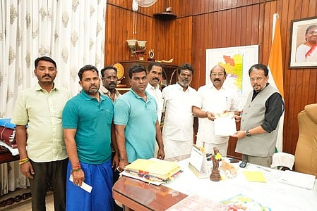 புதுவை துணைநிலை ஆளுநருடன் மீனவப் பிரதிநிதிகள் சந்திப்பு