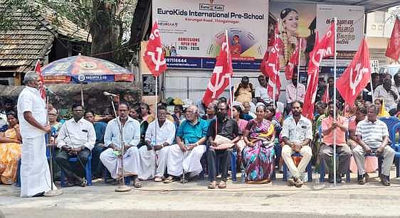 வளா்ச்சித் திட்டப் பணிகளின்போது சேதமடைந்த குடிநீா் ஆதாரங்களை சீரமைக்கக் கோரிக்கை