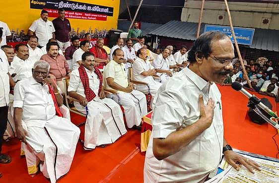 சிதம்பரத்தில் ரூ.450 கோடியில் திட்டப் பணிகள்: அமைச்சா் எம்.ஆா்.கே.பன்னீா்செல்வம்