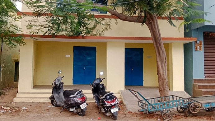 நியாய விலைக் கடைகள் அடைப்பு: பொதுமக்கள் ஏமாற்றம்