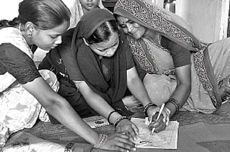 ஆமை வேகத்தில் "கற்கும் பாரதம்' திட்டம்