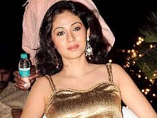 சதா போடும் புலிவேஷம்!