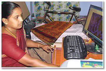 சேலை தந்த வேலை!