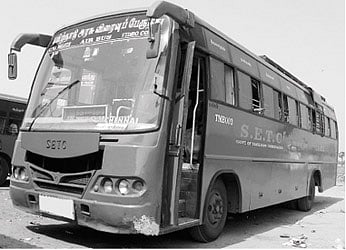 அரசு விரைவு "தாமத' பேருந்துகள்