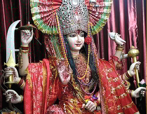 தீச்சுடராய்க் காட்சி தரும் ஜ்வாலாமுகி!