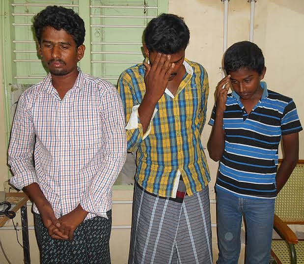 விருதநகரில் ஈ.வி.விருதநகரில் ஈ.வி.கே.எஸ்.இளங்கோவன் உருவபொம்மை எரித்து அதிமுகவினர் ஆர்ப்பாட்டம்