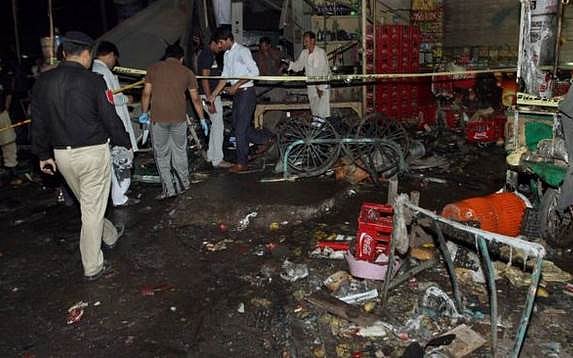 ஈராகில் மக்கள் கூடும் சந்தையில் கார் வெடி குண்டு வெடித்து சிதறியது: 12 பேர் பலி